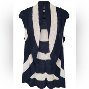 CAbi Euc Cabi Skipper
Vest style Size M